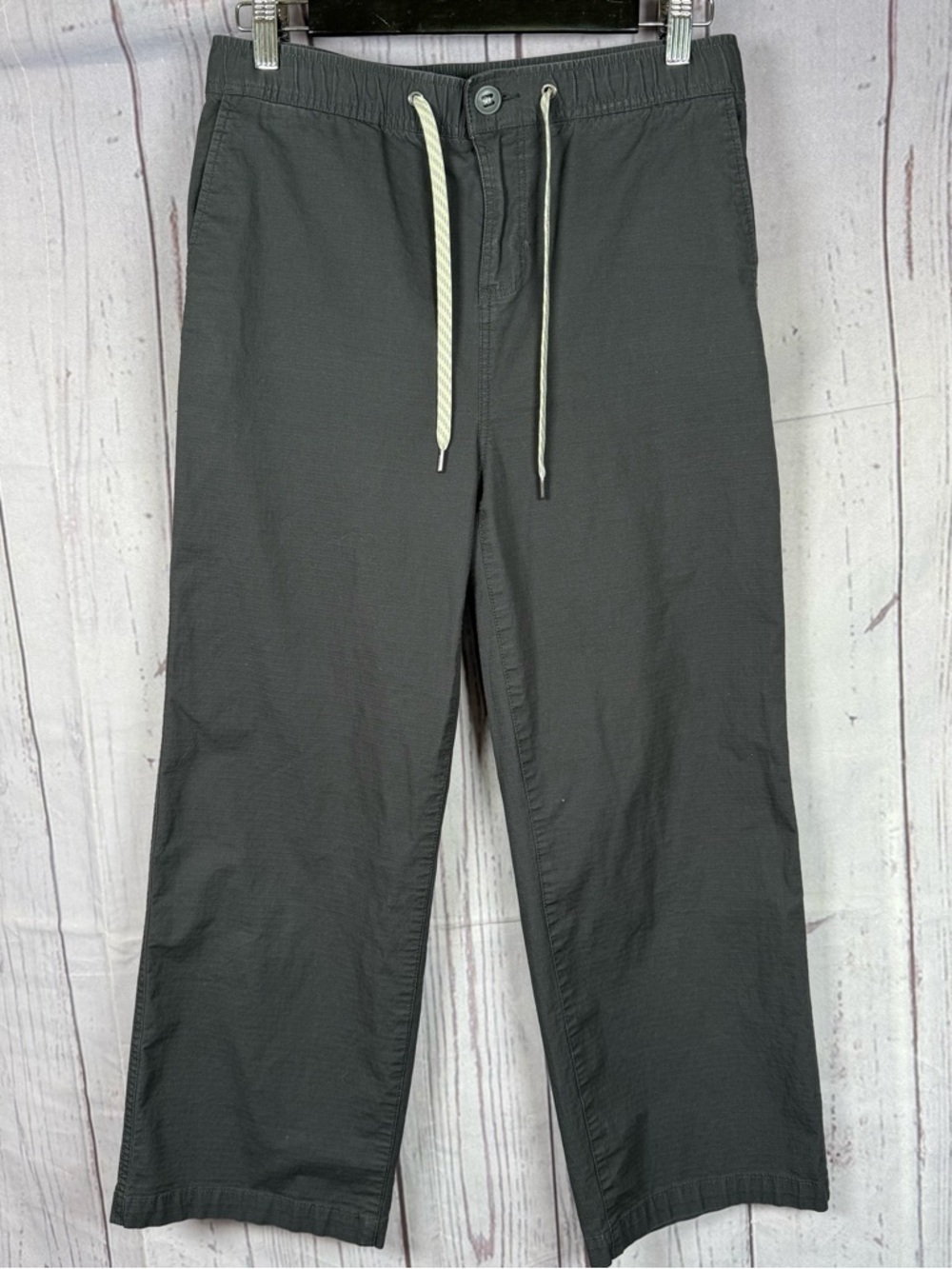 VUORI Women's Wide Leg RipStop Size
Medium grey